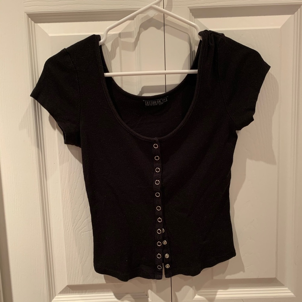 Black snap button crop top